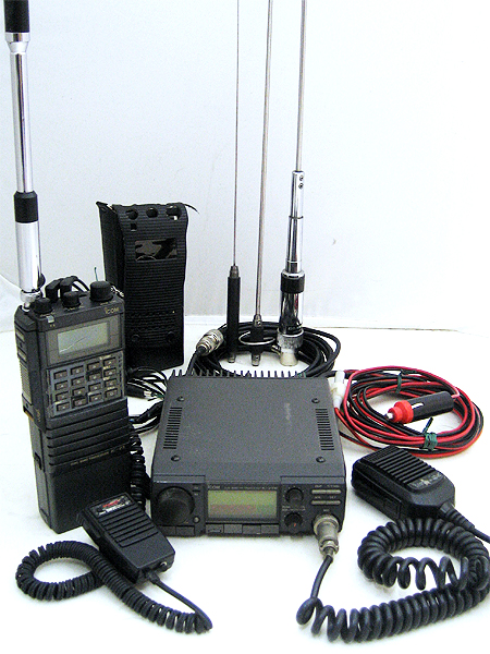 アイコム ハンディ(携帯機) IC-23とモービル(車載機) IC-2310のセット